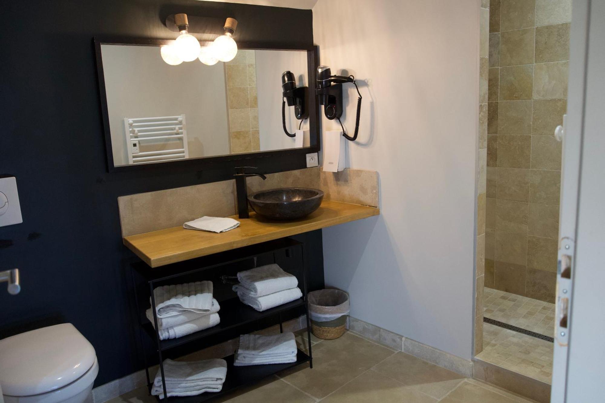 Appartements Domaine Gueguen Chablis Habitación foto